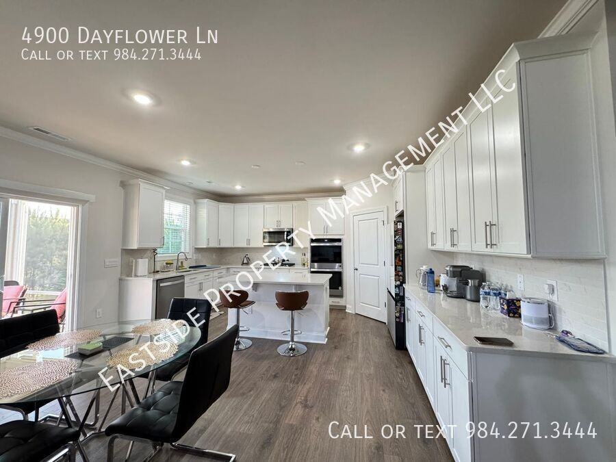 4900 Dayflower Ln - Photo 3 of 19