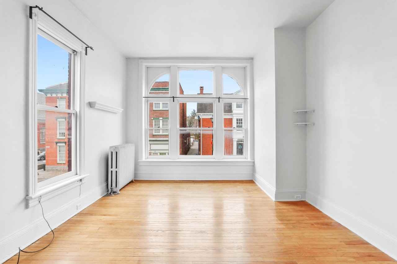 50 York St #6 - Photo 3 of 17