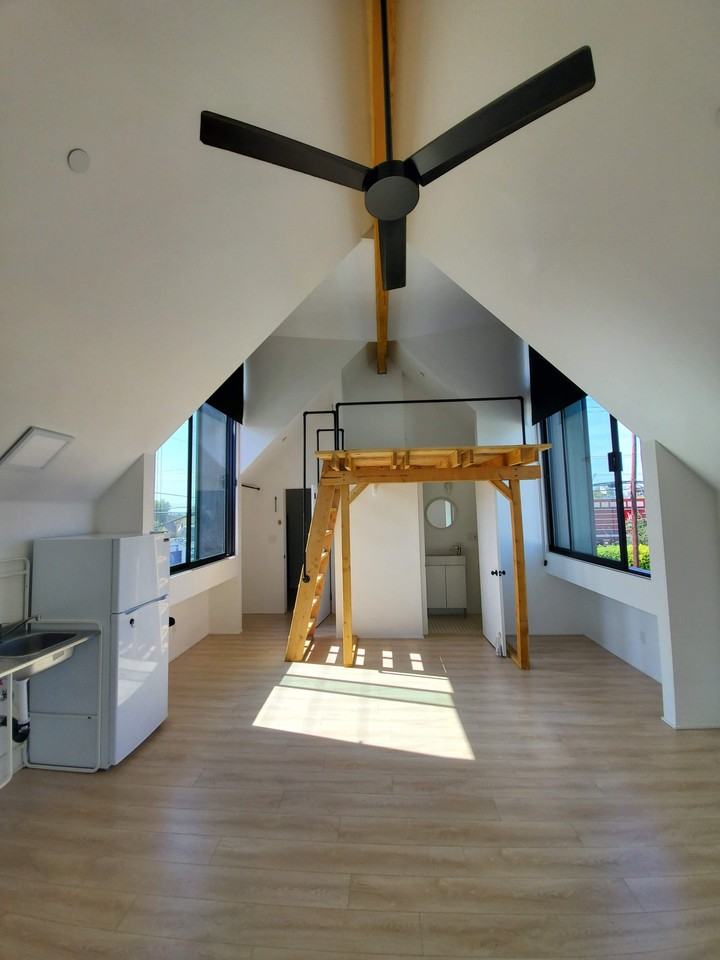 912 S 29th St - Photo 3 of 11