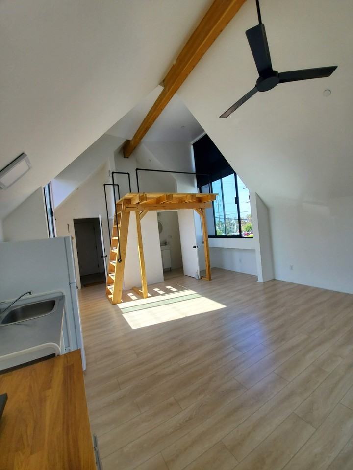 912 S 29th St - Photo 5 of 11