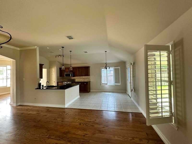 1630 Cedar Elm Dr - Photo 7 of 19