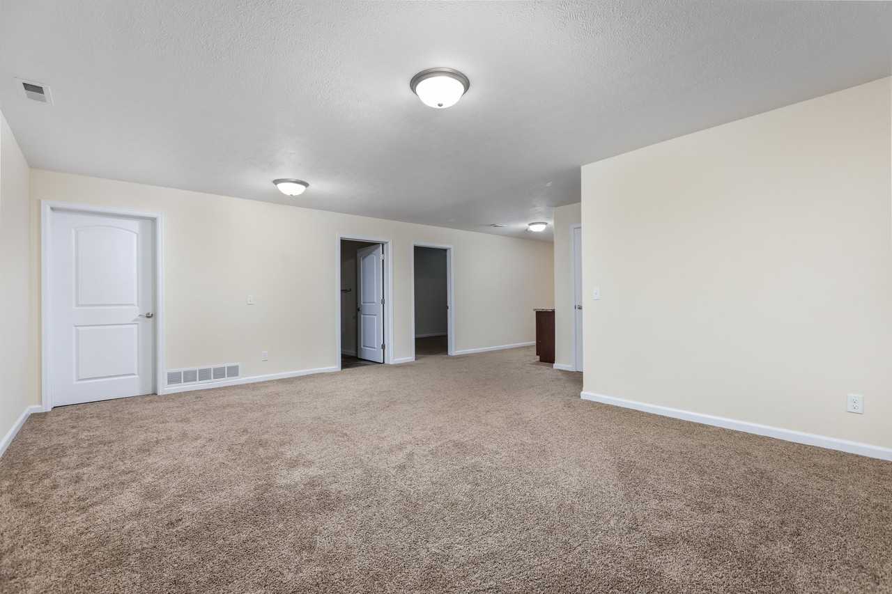 312 Main St - Photo 2 of 23