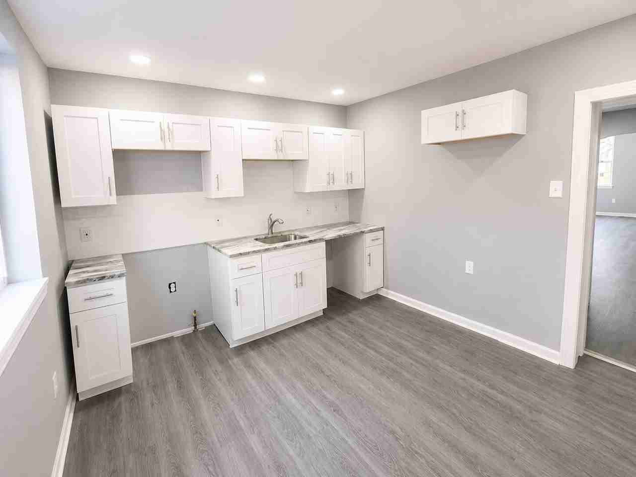 1212 N Randolph St - Photo 7 of 23