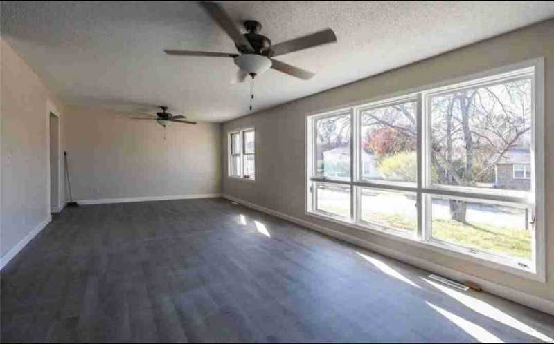 1507 Hull Valley Dr - Photo 3 of 11