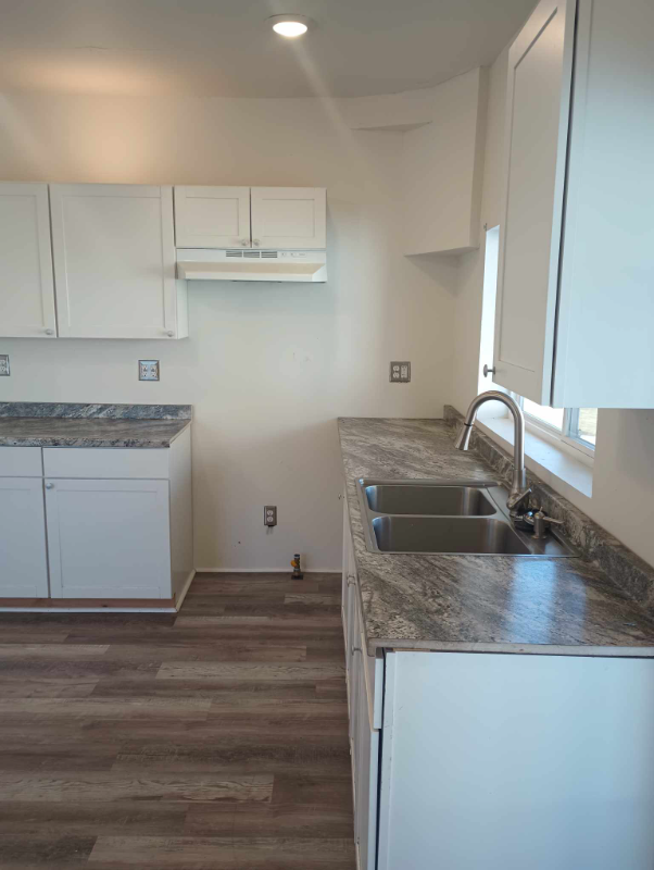 410 12th St - Photo 3 of 13
