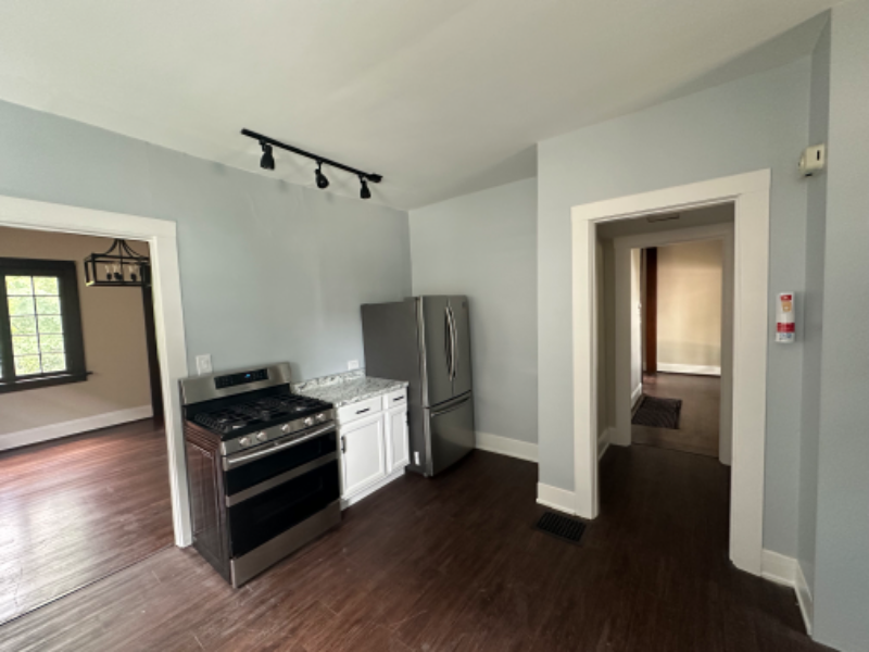 223 Woolper Ave - Photo 5 of 23