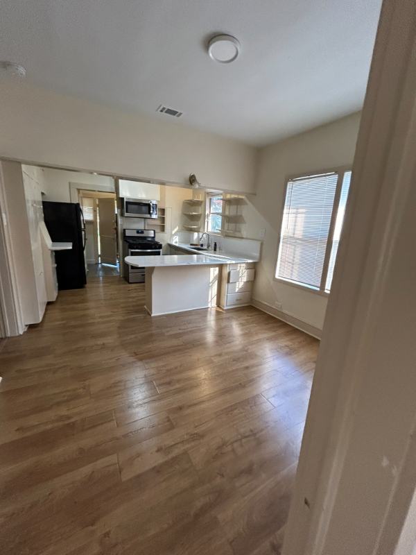 1016 S 29th St - Photo 3 of 17