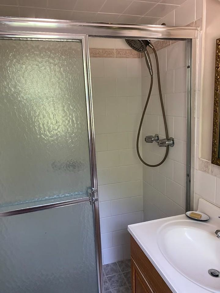 337 Wood Ave - Photo 5 of 11