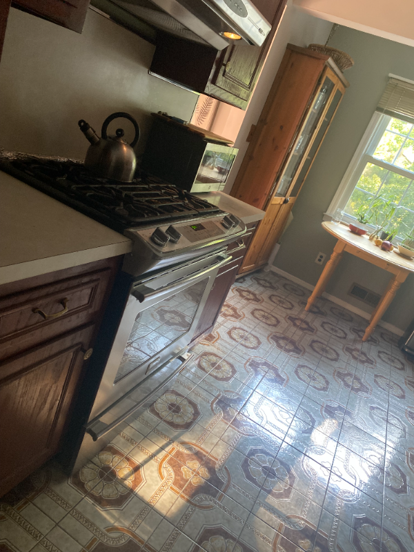 337 Wood Ave - Photo 7 of 11