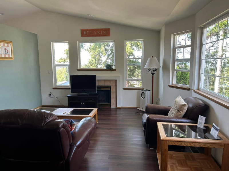 6904 54th Pl Ne - Photo 4 of 17