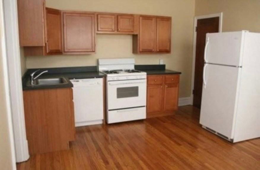3325 Lawn Ave #3327-1F - Photo 2 of 7