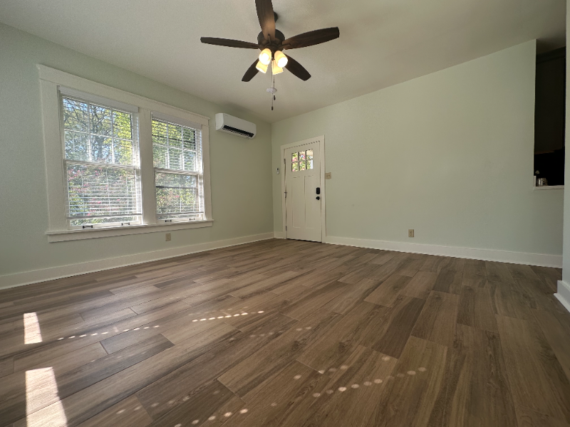 515 E 8th St #A - Photo 3 of 18