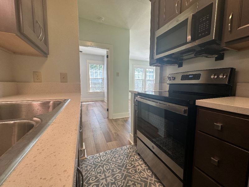 515 E 8th St #A - Photo 7 of 18