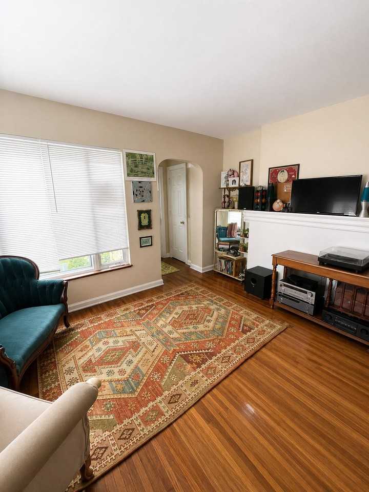 331 S Westgate Ave - Photo 2 of 5