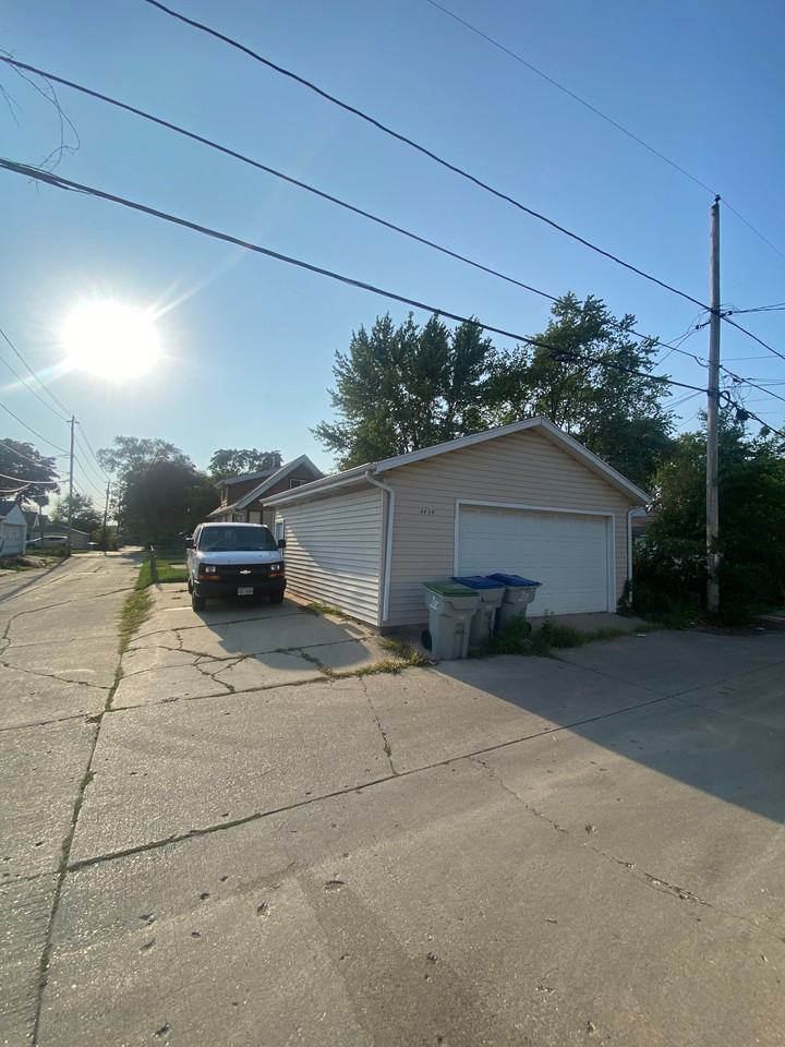 4824 N 25th St - Photo 2 of 9