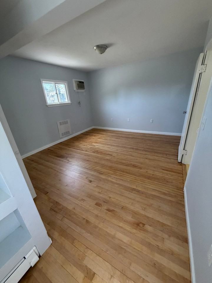 35 Haynes St #3 - Photo 3 of 12
