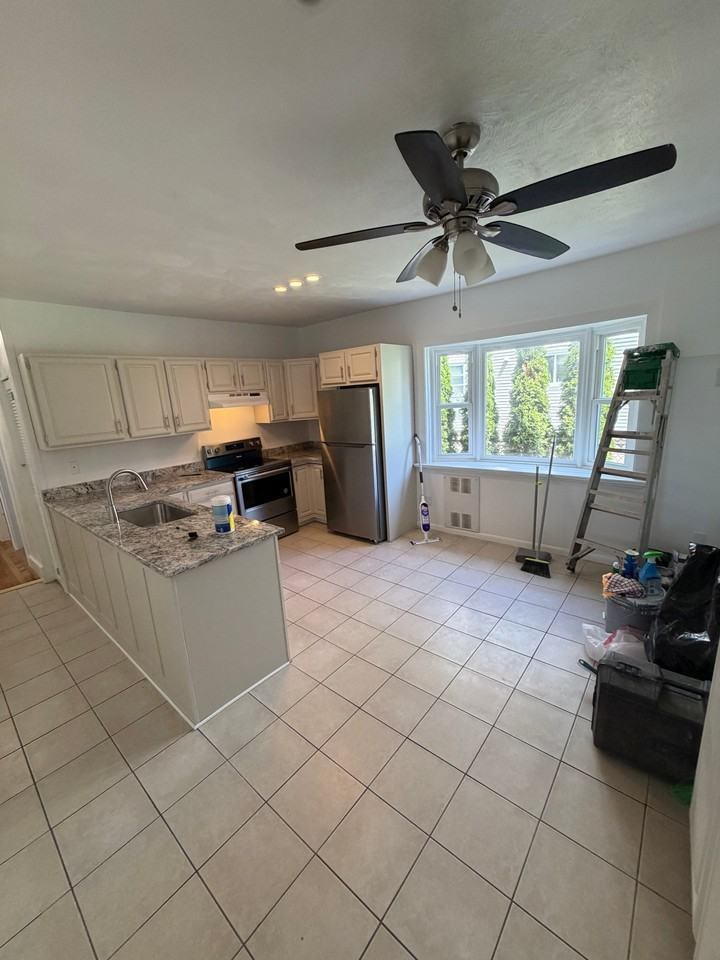 35 Haynes St #3 - Photo 4 of 12