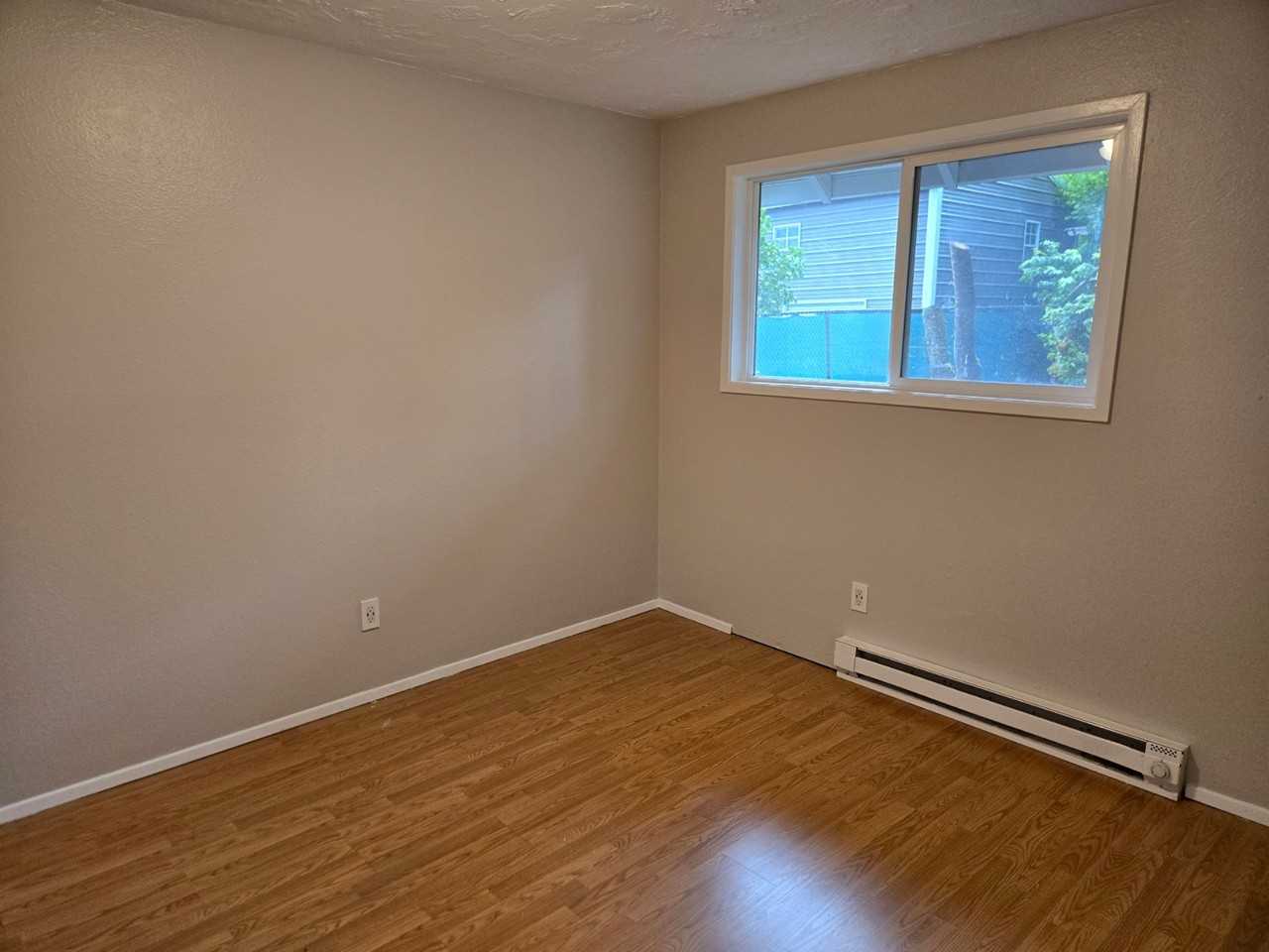 806 Ne 123rd Ave - Photo 5 of 7