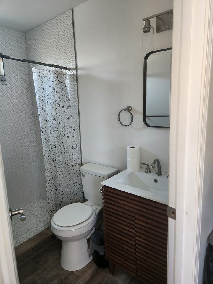 1006 Essex East Dr #2 - Photo 2 of 4