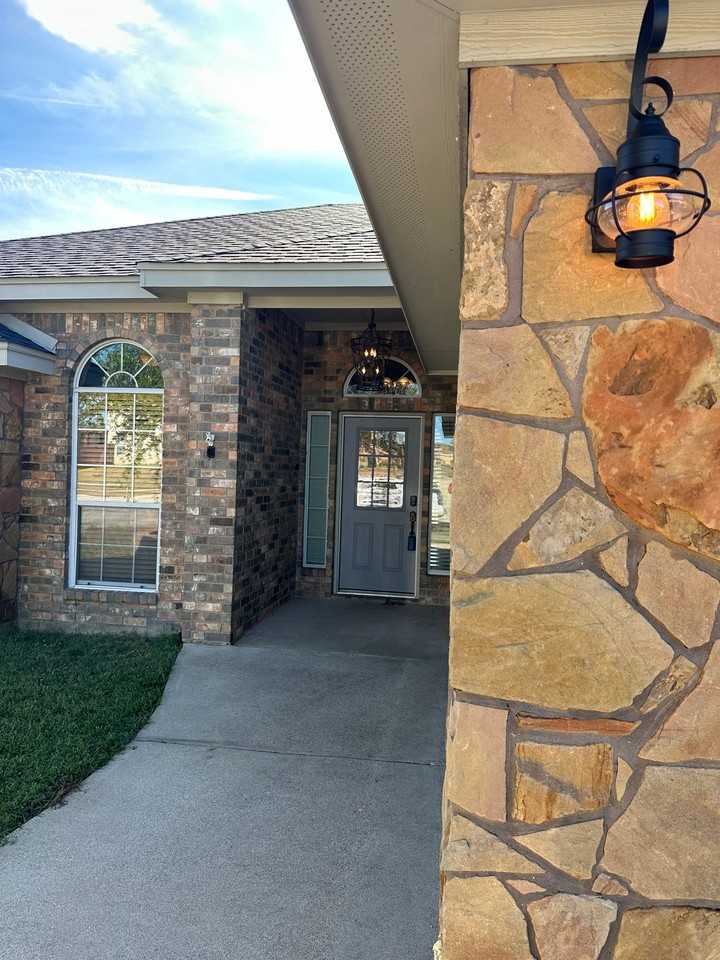 2501 Lindsey Dr - Photo 6 of 14