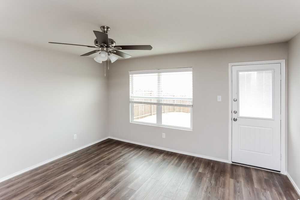 5537 Berea St - Photo 3 of 16