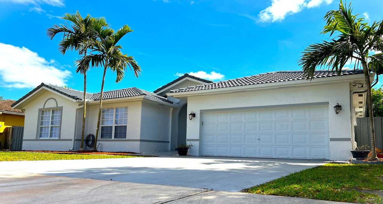 15840 Sw 152nd Ave - Photo 2 of 25
