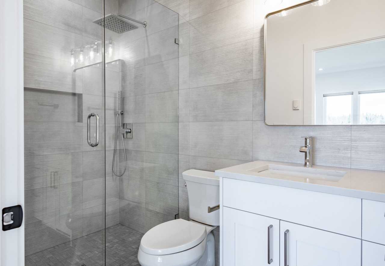 8638 Harborview Rd - Photo 3 of 30