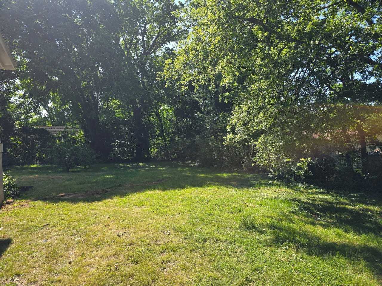 511 Claiborne Ln - Photo 2 of 19