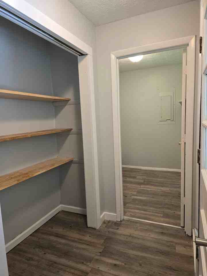 511 Claiborne Ln - Photo 7 of 19