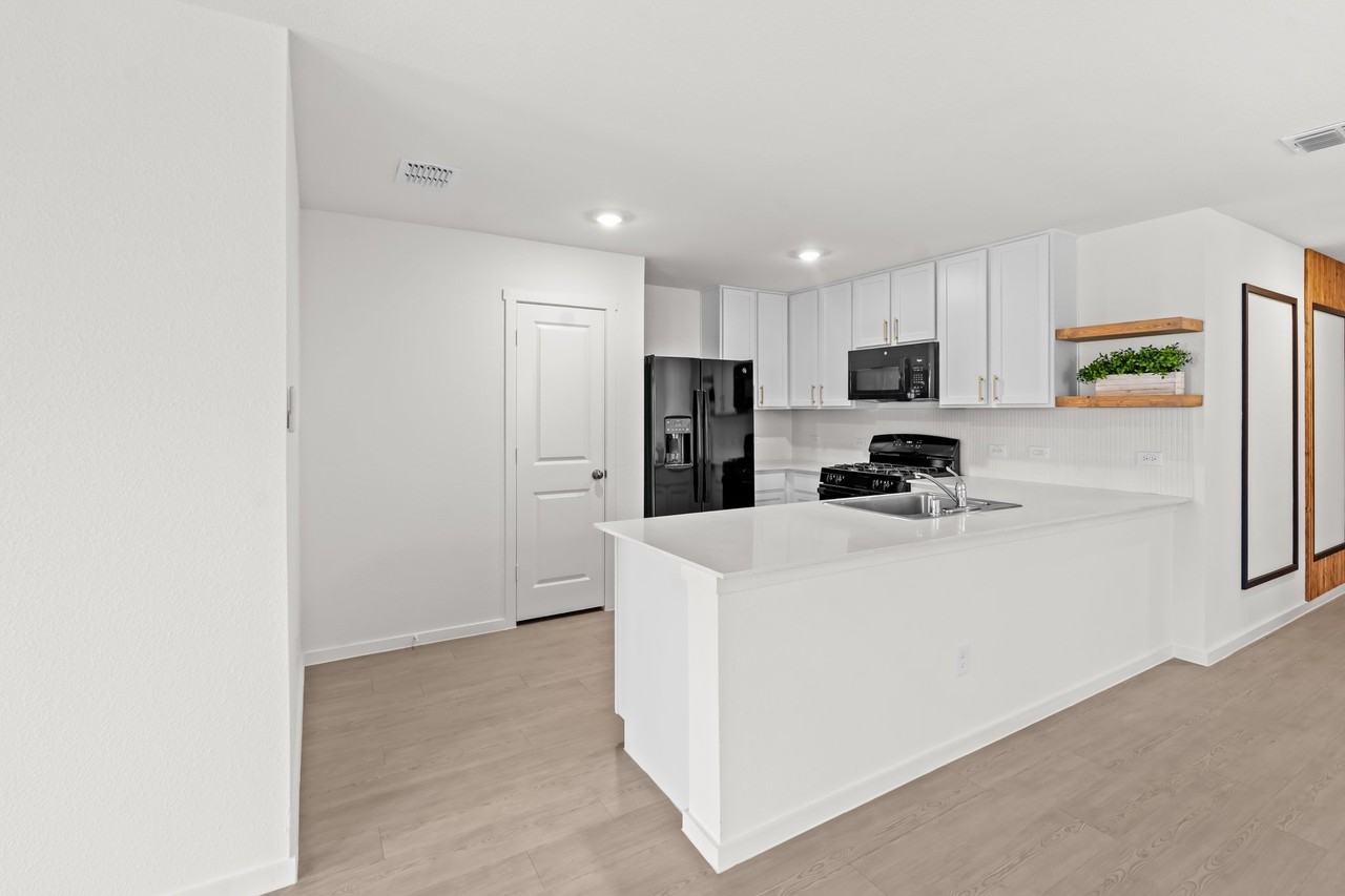 4004 Arklow St - Photo 2 of 9