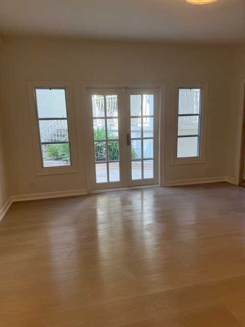 2618 N Vermont Ave - Photo 5 of 25