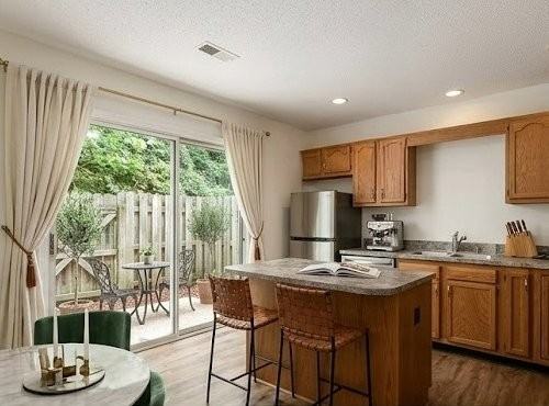 3640 Huyton Ct - Photo 6 of 25