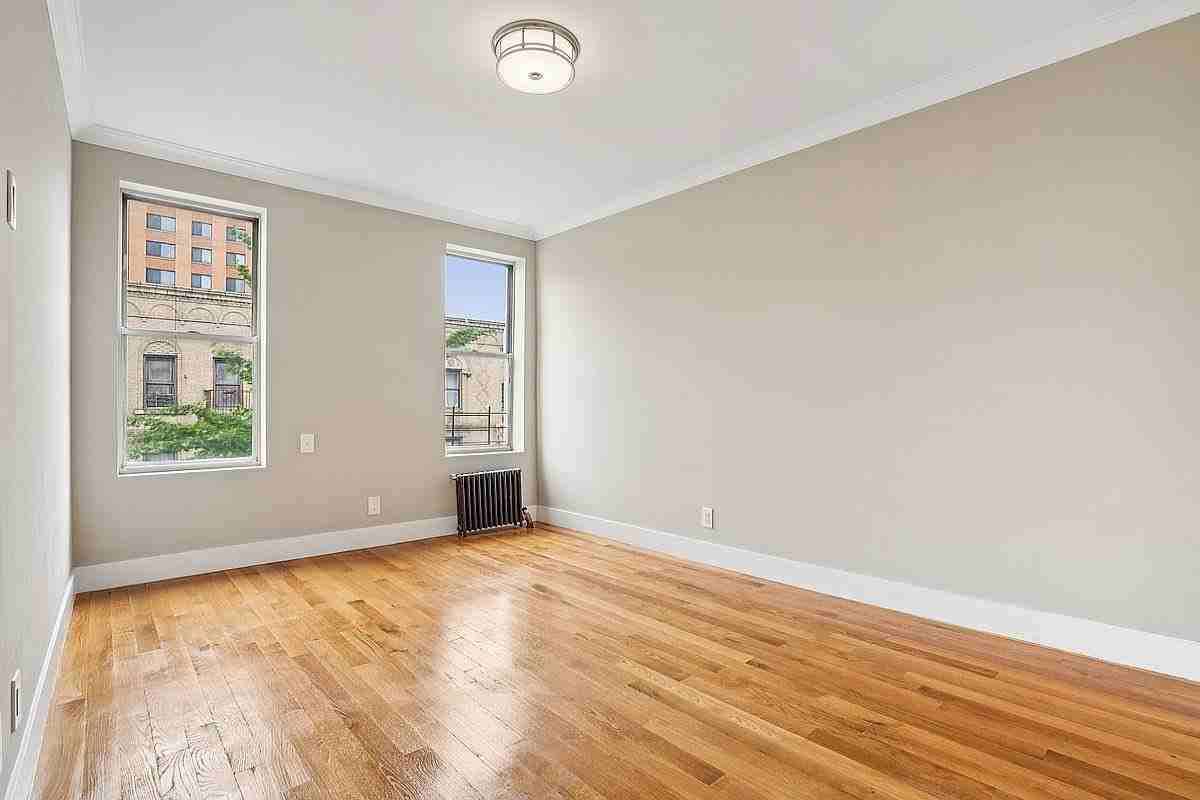 811 Walton Ave #E22 - Photo 2 of 8