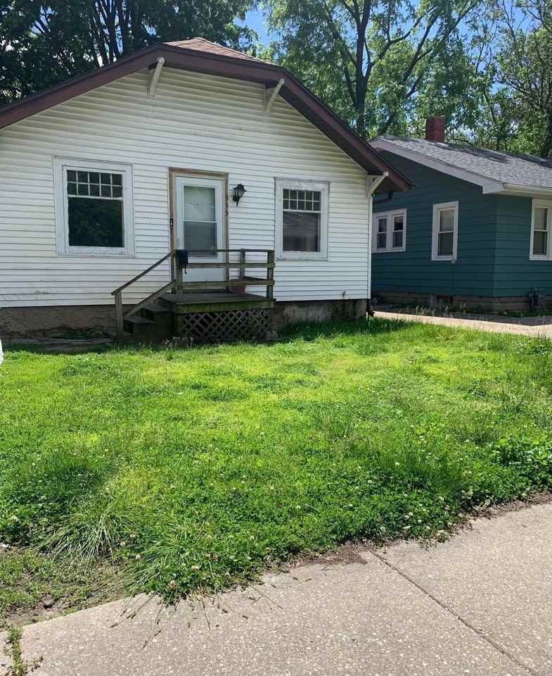 935 W Marietta St - Photo 2 of 20