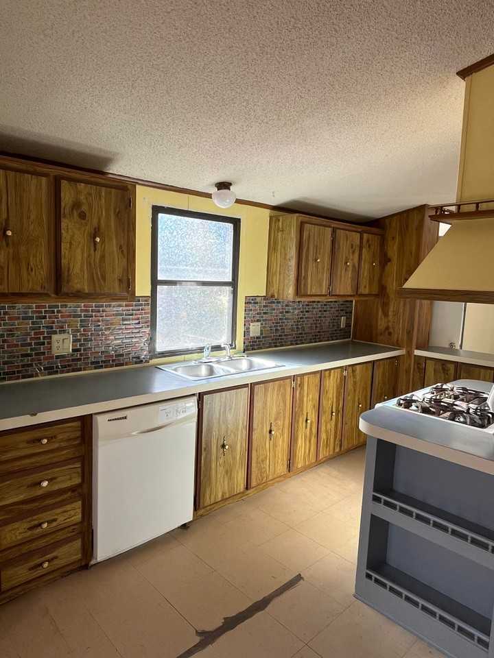 2401 E Main St #4 - Photo 2 of 13