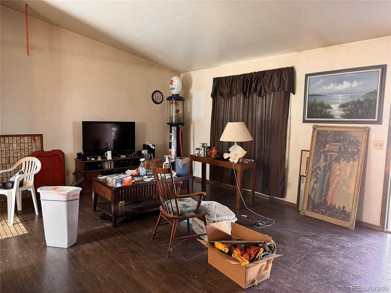 17496 E Grand Dr - Photo 2 of 9