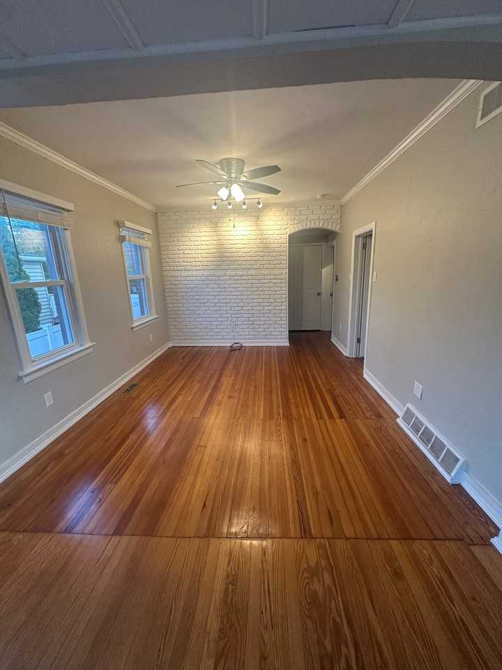 424 Maple Ave Frnt - Photo 2 of 11