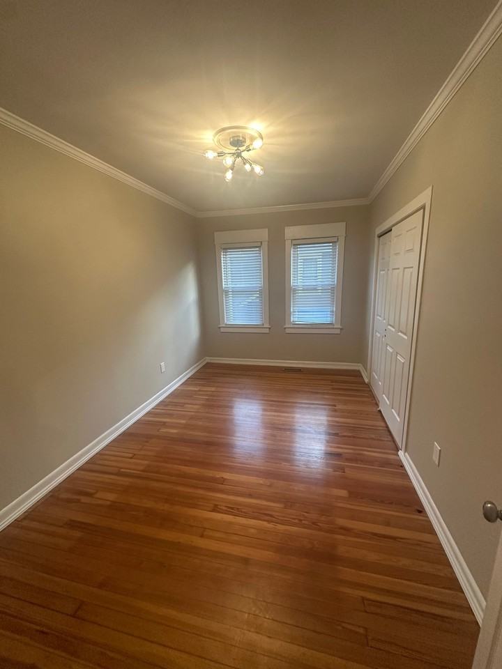 424 Maple Ave Frnt - Photo 5 of 11