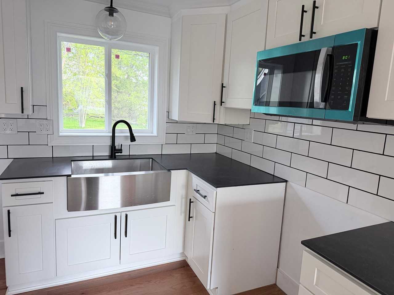 2760 Niagara Rd - Photo 2 of 8