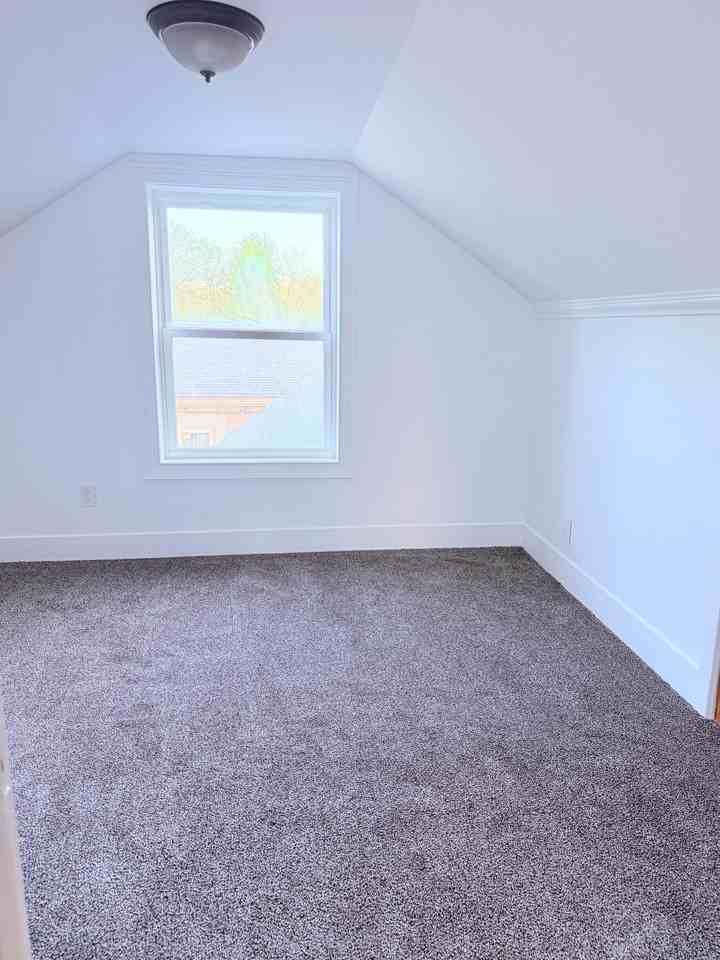 2760 Niagara Rd - Photo 7 of 8