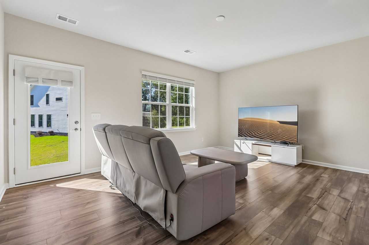 250 Backspin Dr - Photo 4 of 41