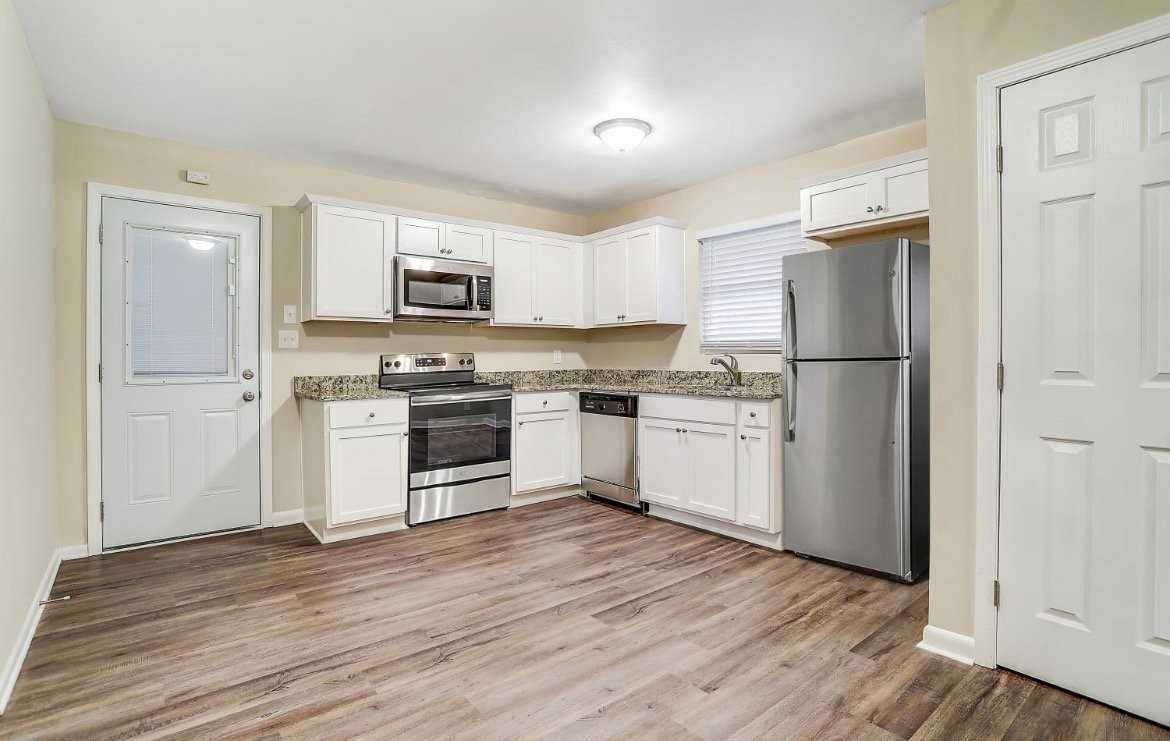 2138 Springdale Rd Sw - Photo 3 of 8