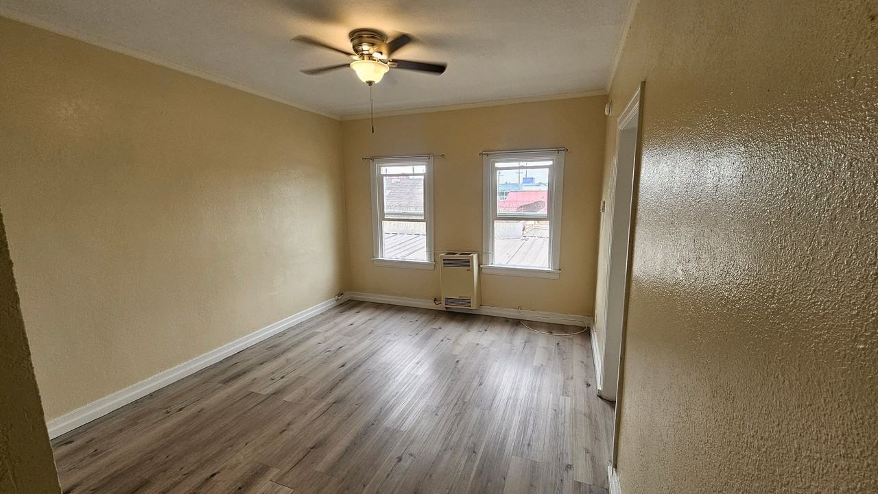 1185 E Vernon Ave #20 - Photo 2 of 8