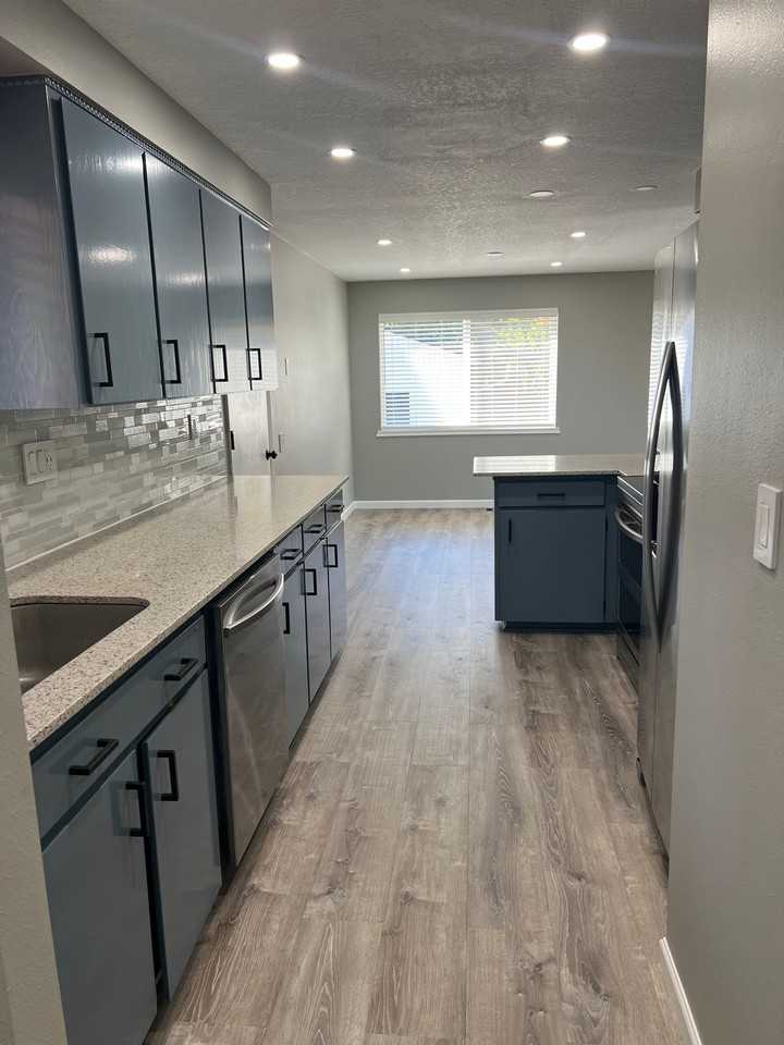 18455 Meinig Ave - Photo 6 of 16