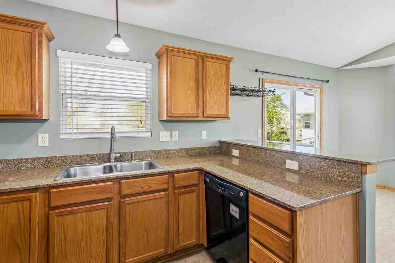 5125 N Blackhawk St - Photo 5 of 15