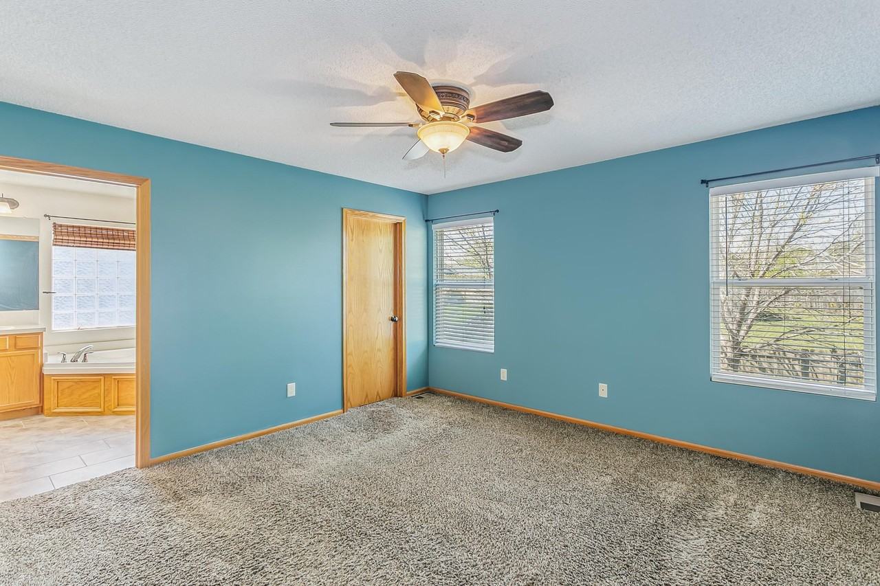 5125 N Blackhawk St - Photo 6 of 15