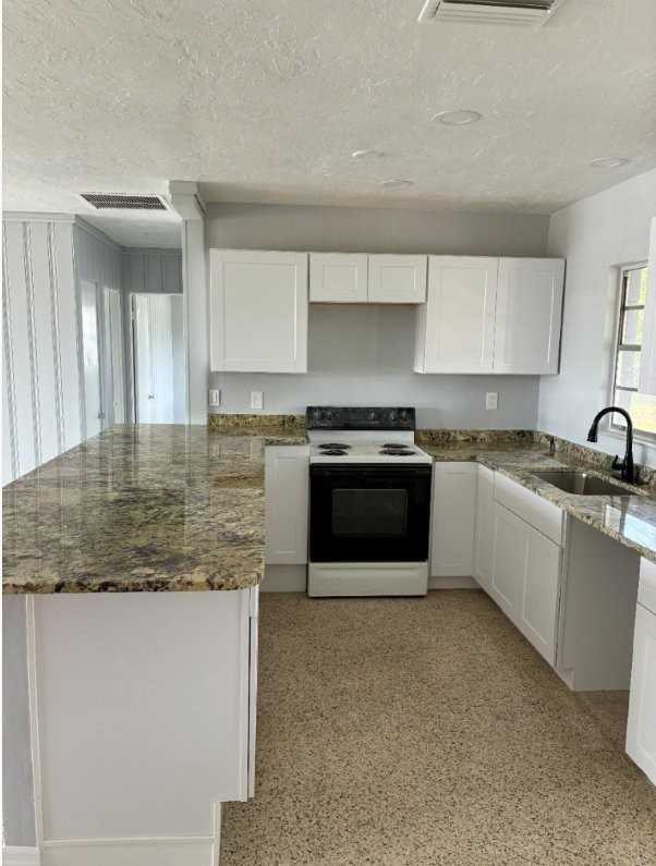 308 Shamrock Blvd #1 - Photo 4 of 12