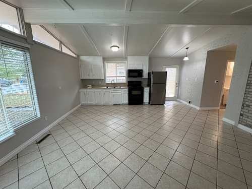 192 Campo St - Photo 2 of 6