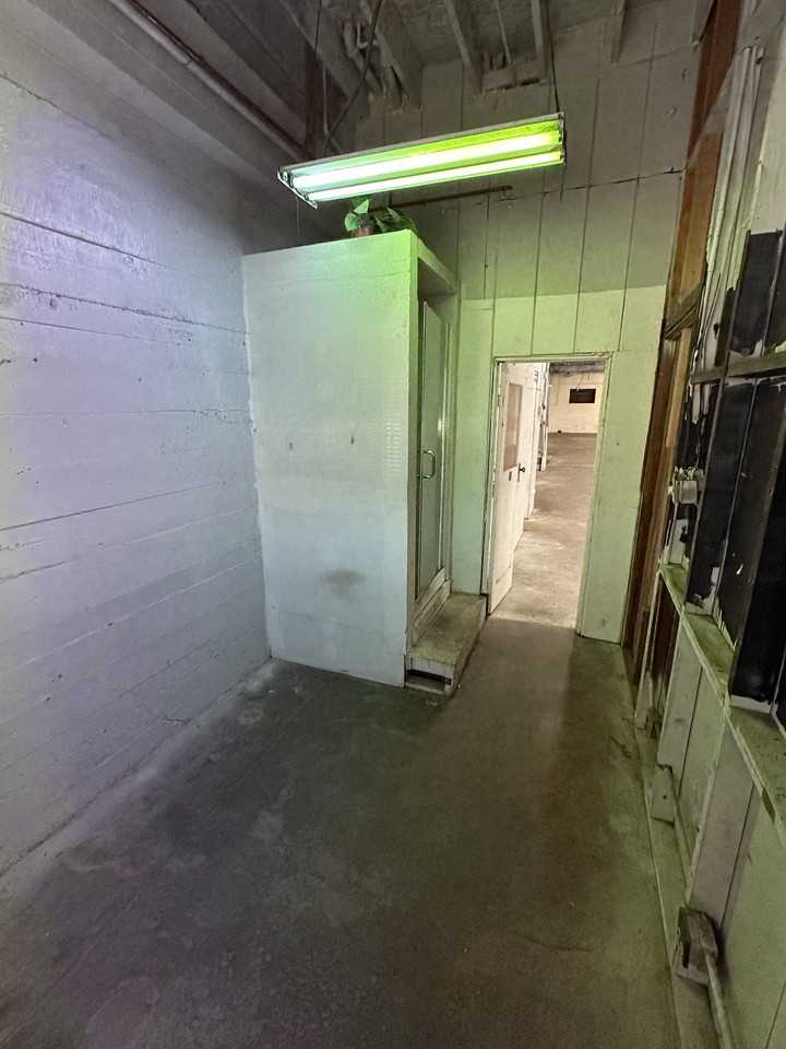 1240 E 12th St #1 - Photo 7 of 20