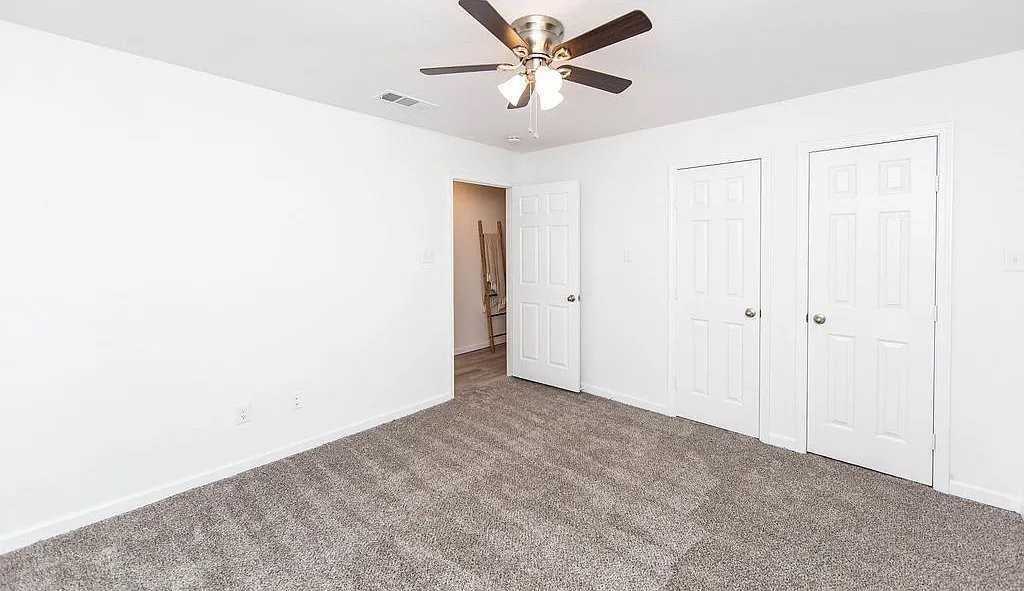 2415 31st St - Photo 7 of 15